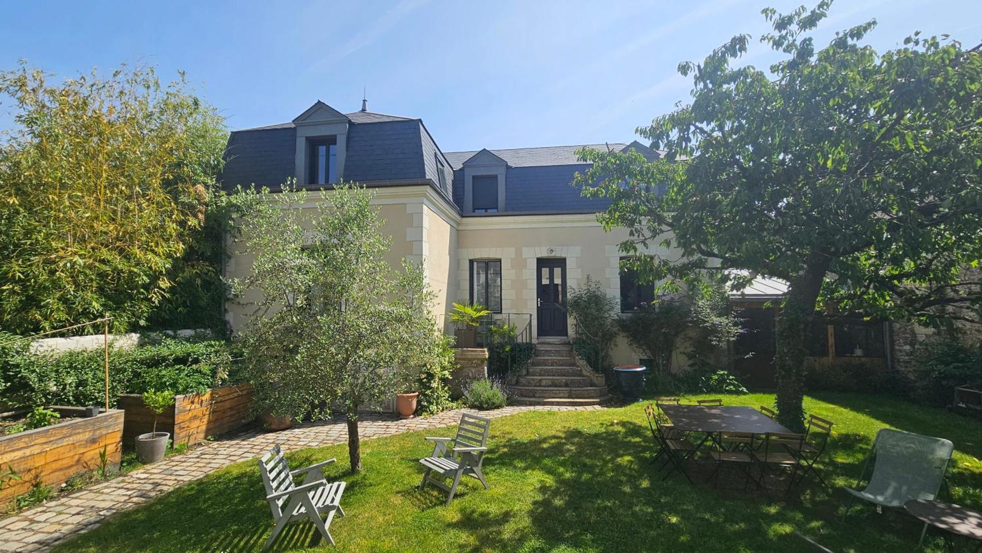 Holiday home Au Coeur De Tours, Familial Avec Jardin Au Calme, Parking